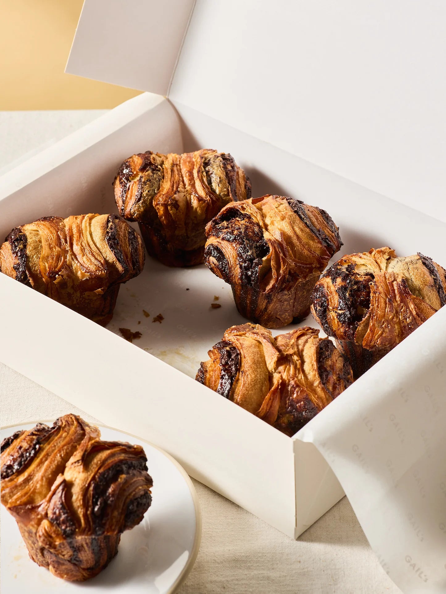 6 Chocolate Babka Buns